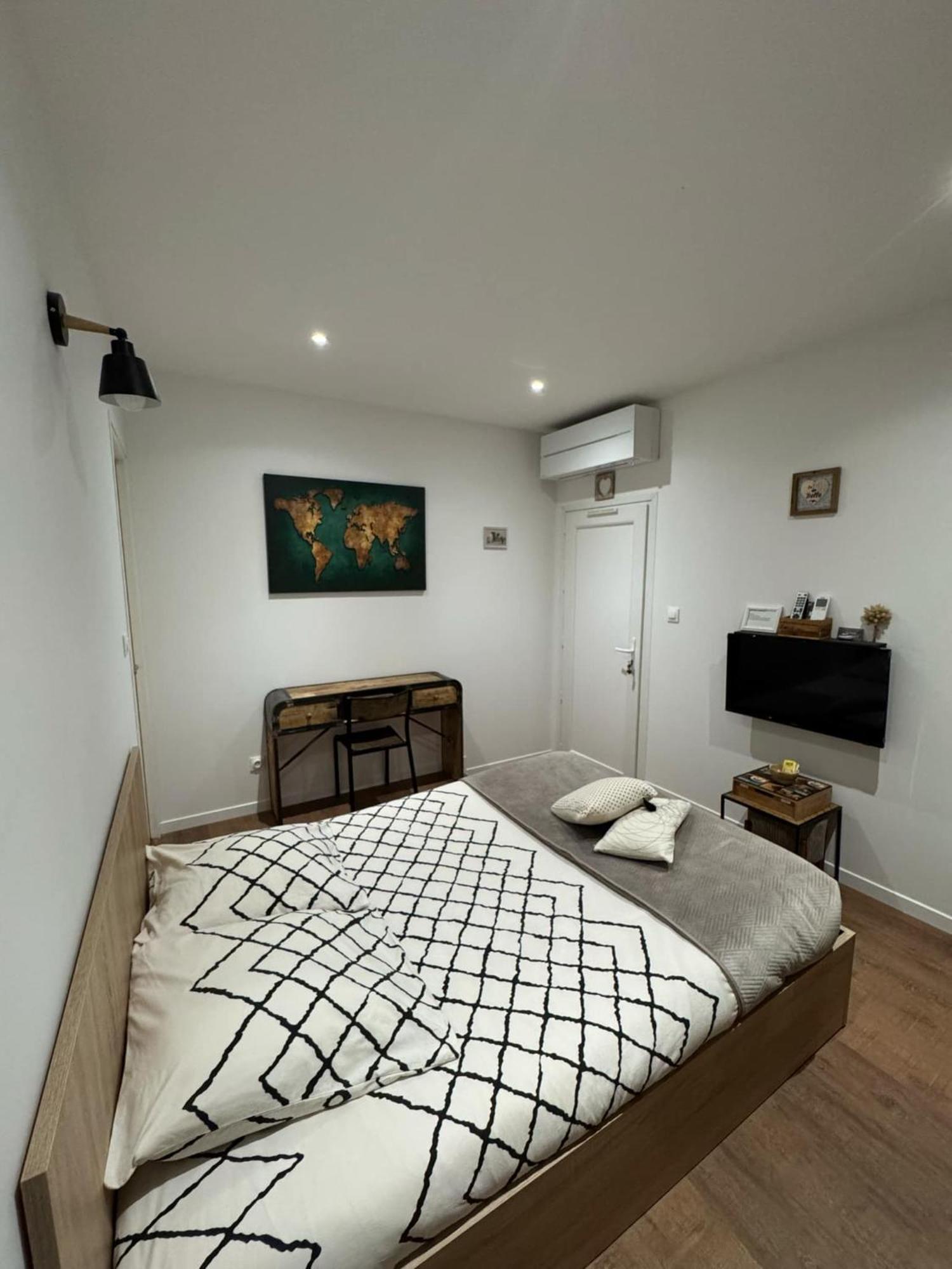 Chez Christian Et Valerie Apartment Rocbaron ภายนอก รูปภาพ